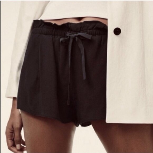 Wilfred Aritzia Montrouge Shorts Crepe Paperbag Waist Black Silk Size XXS - Picture 5 of 14